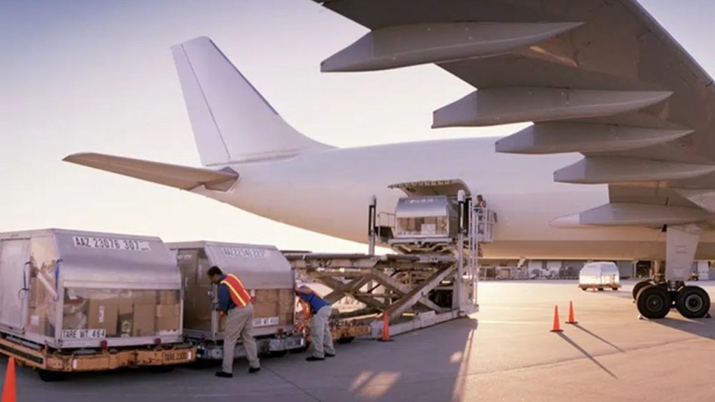 Why Businesses Prefer Our Air Freight Services In UAE