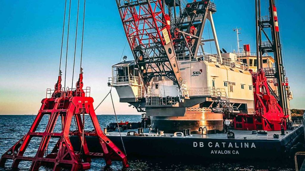 250-Class Heavy Lift Barge