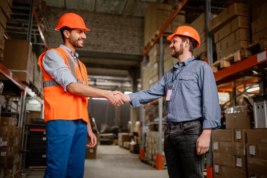 Your Trusted LCL and FCL Logistics Partner in UAE