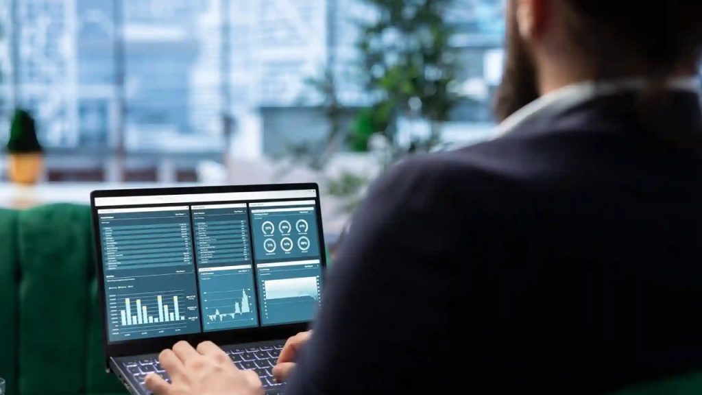 Real-Time IoT Monitoring & Transparency