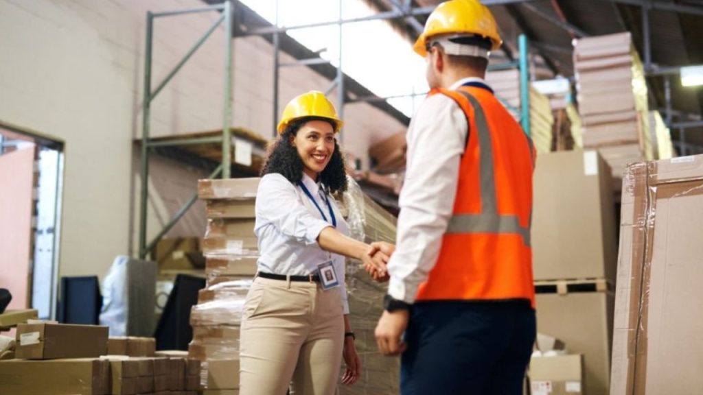 What to Consider When Choosing a Courier Company in UAE_